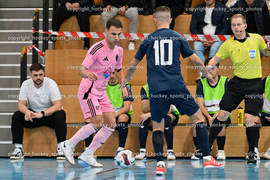 Carinthia Flamengo Futsal Club vs. LPSV-K | #21 Robert Dimitrov Carinthia Flamengo, #10 Samir Nuhanovic LPSV-K, Daniel Stauber Referee, Carinthia Flamengo Futsal Club vs. LPSV-K, Carinthia Flamengo Futsal Club vs. LPSV-K am 03.11.2024 in Klagenfurt (Ballspielhalle Viktring), Austria, (Photo by Bernd Stefan)