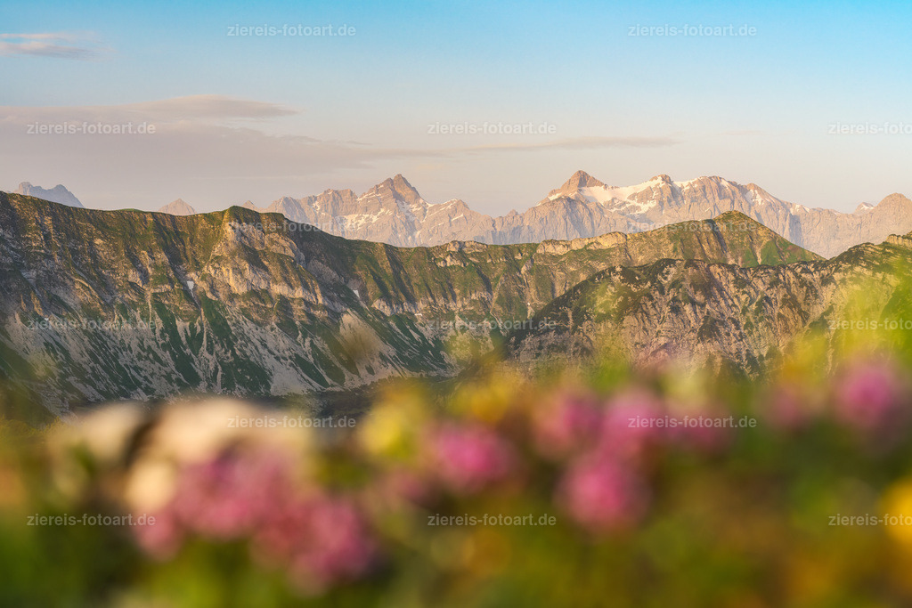 Alpenlandschaft im Morgenlicht | Alpenlandschaft im Morgenlicht - Realisiert mit Pictrs.com
