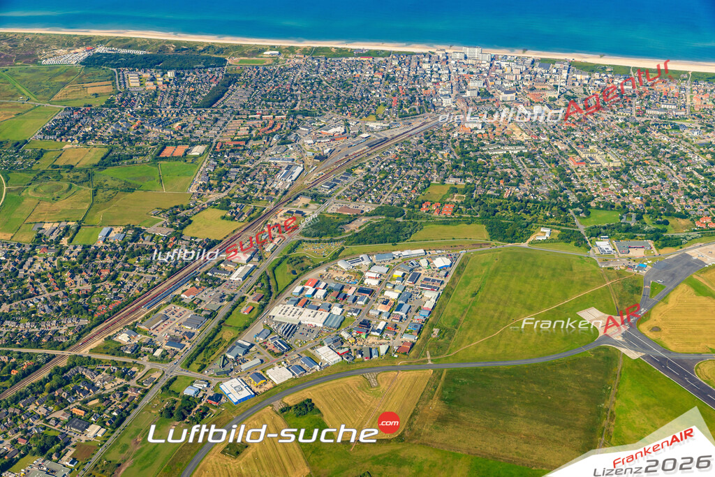Klassische Luftaufnahme ohne Drohne zeigt:Ost bei Sylt - Die Luftbildaufnahme wurde 2025 vom UL-Flugzeug heraus erstellt ( keine Drohnenaufnahme ) - Hochauflösende Luftaufnahme -Nicht vergleichbar mit Google Maps oder Satelittenbilder- Die Geschenkidee !Mit Lizenz und Bildrechte bestellbar