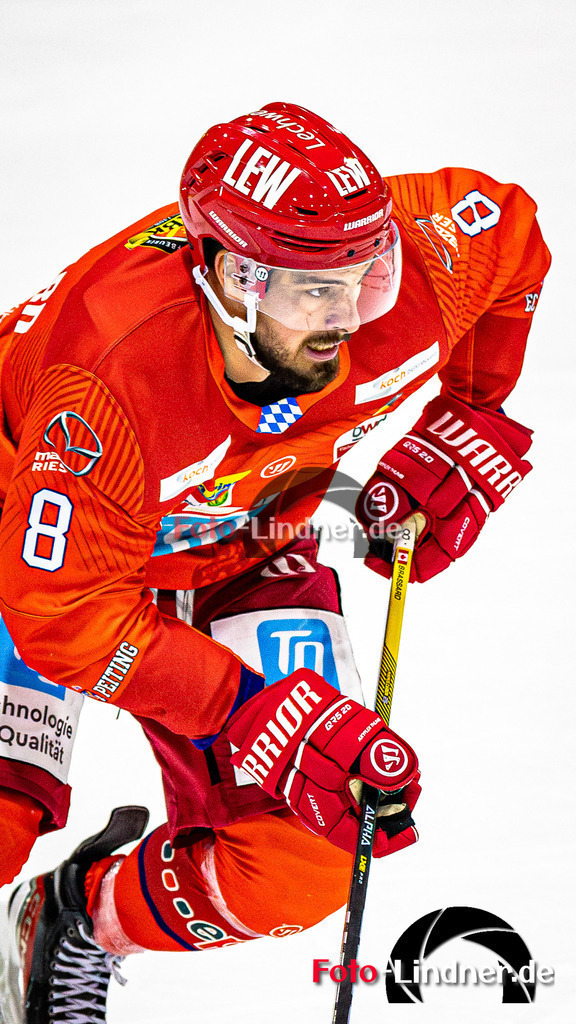 EC Peiting vs Höchstadter EC Alligators | Eishockey Oberliga Süd 2023/2024, EC Peiting vs Höchstadter EC Alligators,
Felix BRASSARD (ECP 8) Portrait,
2023-10-01 in Peiting (Eisstadion)
8 Felix BRASSARD (ECP 8)
Copyright: WolfgangxLindner foto-lindner.de