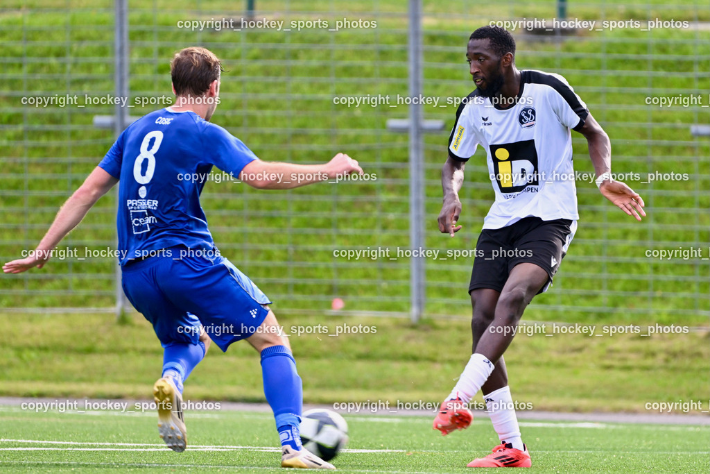 SV Spittal vs. UNION Matrei | #8 Benjamin Cosic UNION Matrei, #28 Mohamadou Cassama SV Spittal, SV Spittal vs. UNION Matrei, SV Spittal vs. UNION Matrei am 17.08.2025 in Spittal an der Drau (Goldeck Stadion), Austria, (Photo by Bernd Stefan)