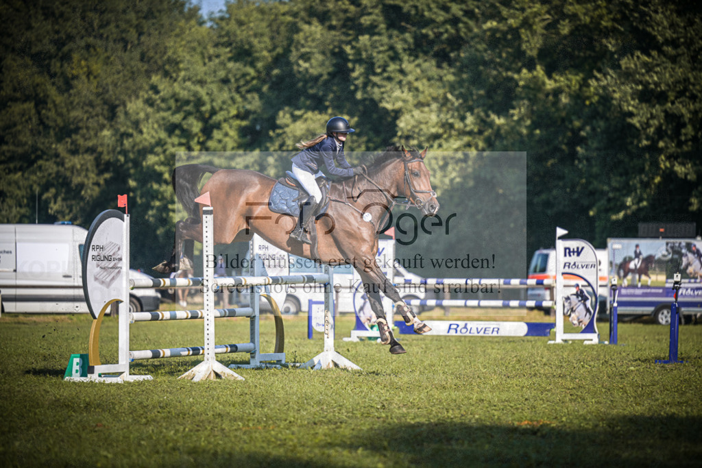 DOS_0517 | Entdecke hochwertige Reitturnierfotos von Foto Oger. Professionell, emotional und authentisch – jetzt Lieblingsmomente im Shop bestellen.Deutschlandweite Turnierfotografie. - Realisiert mit Pictrs.com