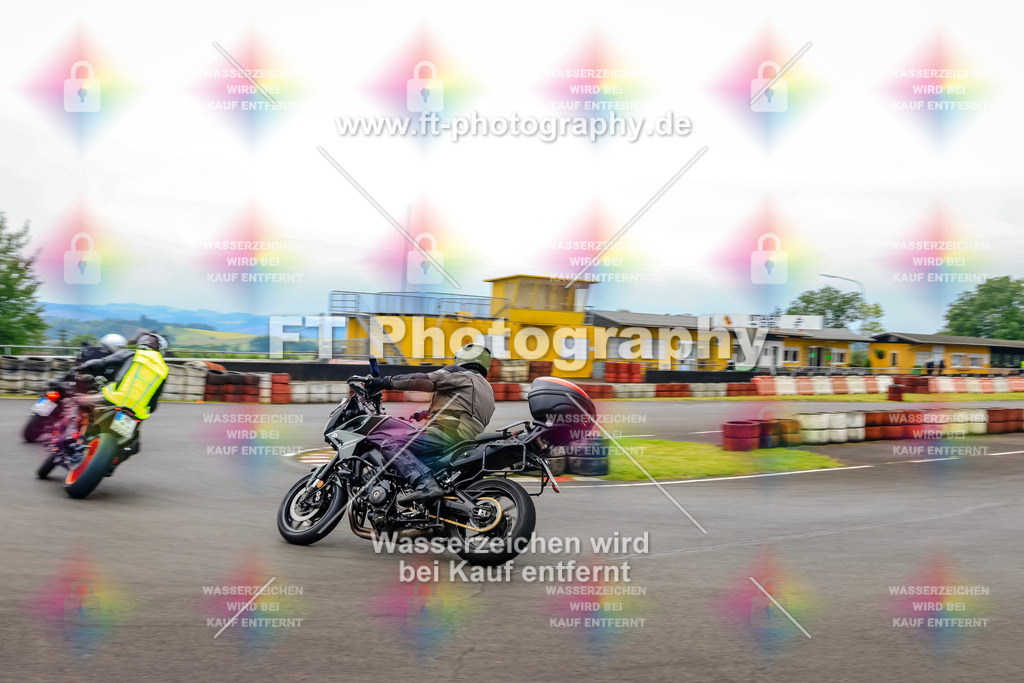 OBK-5583 | Hier findet Ihr Bilder von Touristenfahrten auf der Nürburgring Nordschleife oder von anderen Veranstaltungen die ich besucht habe. Viel Spass beim Durch Schauen 