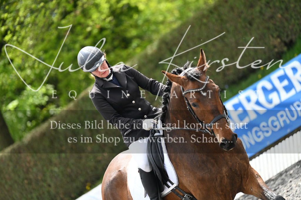 20230512_JK-Röhrsdorf-07-119 | Pferde- und Turnierfotografie in Westsachsen. Pferdeportraits, Auftragszeichnungen und intuitive Kunst.