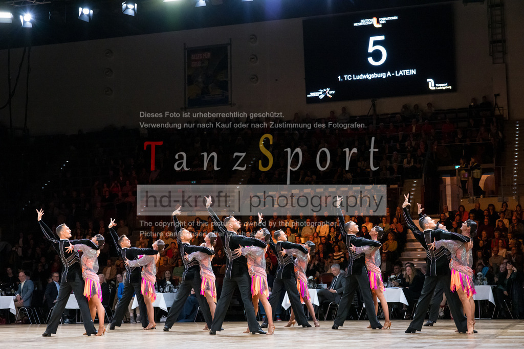 20241109_DM-Formationen_4012 | Tanzsportbilder, Standardtanz, Lateintanz, WDSF, DTV, LTVB, dancecomp, goc, hessen tanzt, blaues band der spree, walzer, tango, wiener walzer, slowfox, quickstepp, samba, rumba, cha-cha-cha, paso doble. jive, hd-kroft photography, turniertanzsport