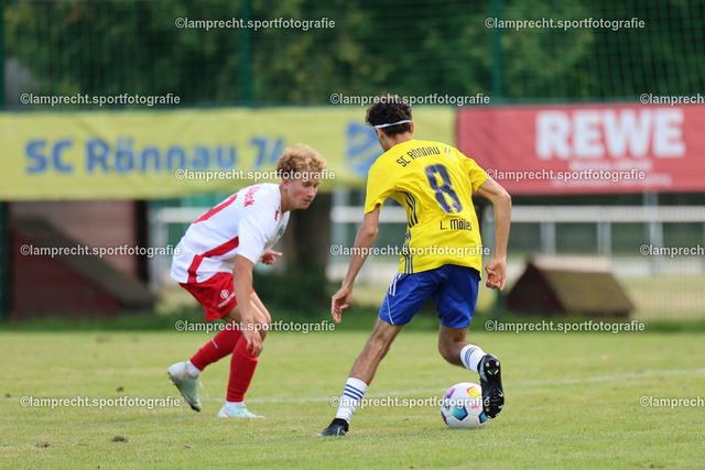 Fußball I Herren I Senioren Landesliga Holstein I 5. Spieltag I SC Rönnau - VfB Lübeck U21 I 23.08.2025.122 | v.l. Collin-Noel Goerke (19, VfB Lübeck U21), Omer Shwan (8, SC Rönnau) - Realisiert mit Pictrs.com