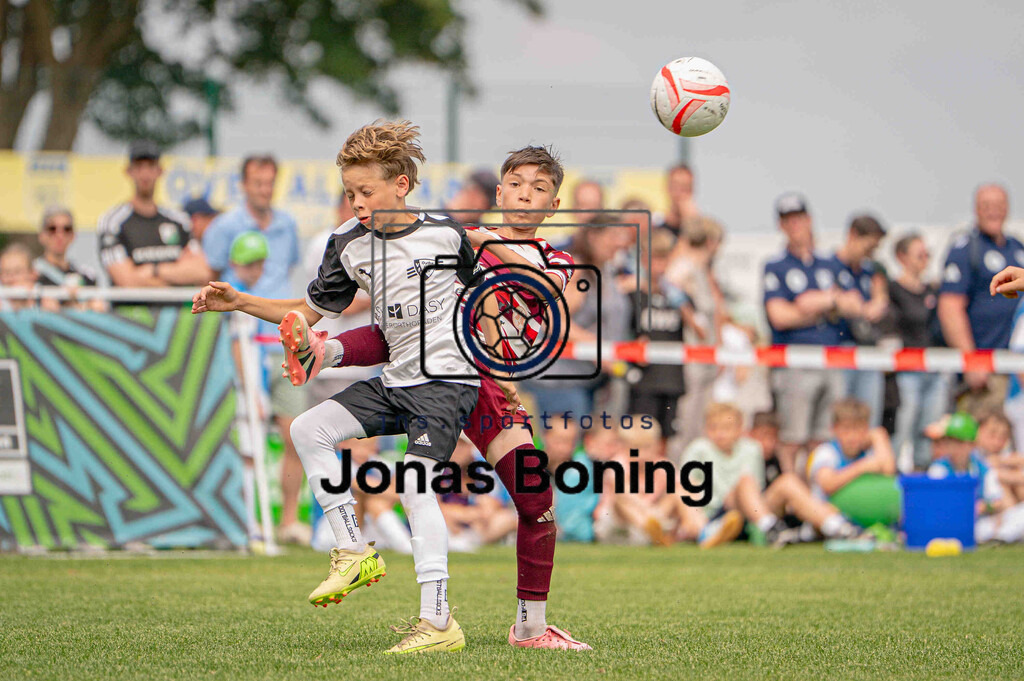 Fußball I E-Junioren I Saison 2025-2026 I OM-Cup Lüsche I Sonntag  I 24774 | jns.sportfotos - Realisiert mit Pictrs.com