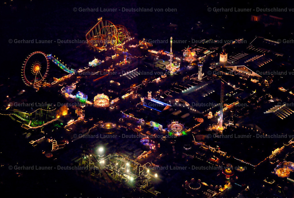 2783040 | Das Oktoberfest in München (mundartlich Wiesn) ist das größte Volksfest der Welt. Hier sieht man das Volksfest bei Nacht in voller Beleuchtung.