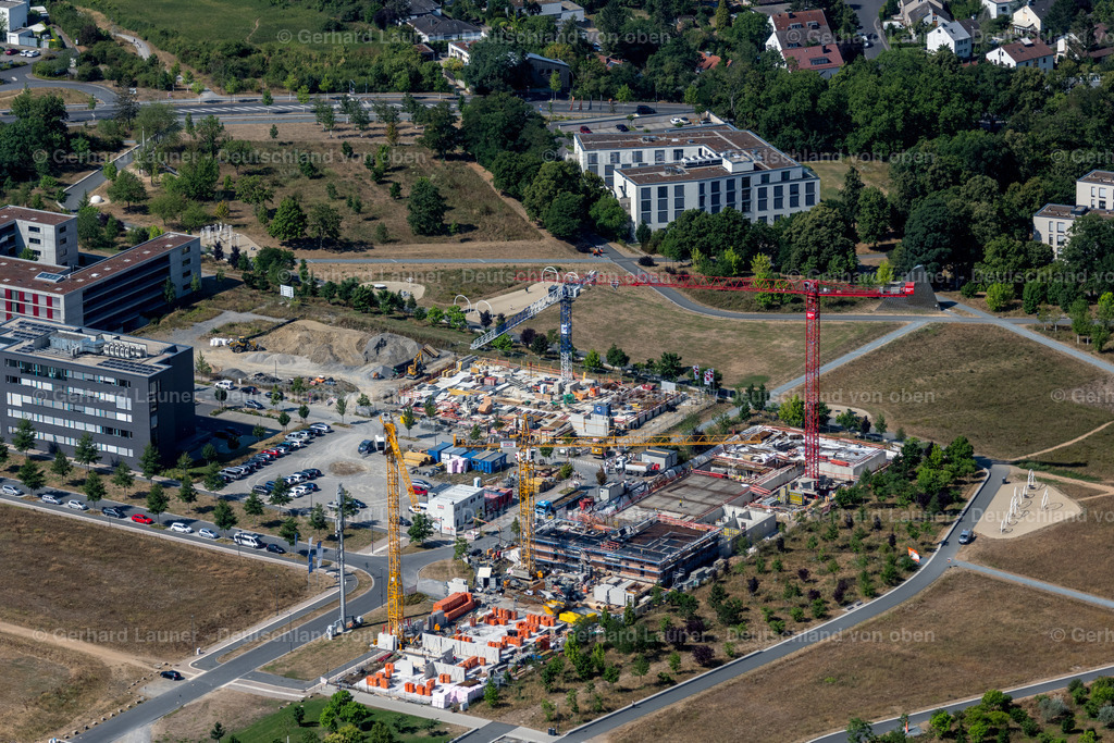 4062602 | WüRZBURG 22.07.2022 Baustelle zum Neubau eines Büro- und Geschäftshauses Beltwalk - Landsteinerstraße im Ortsteil Frauenland in Würzburg im Bundesland Bayern, Deutschland. Weiterführende Informationen bei: Ed. Züblin AG,  Riedel Bau AG Holding. // Construction site to build a new office and commercial building Beltwalk - Landsteinerstrasse in the district Frauenland in Wuerzburg in the state Bavaria, Germany. Further information at: Ed. Zueblin AG,  Riedel Bau AG Holding. Foto: Gerhard Launer