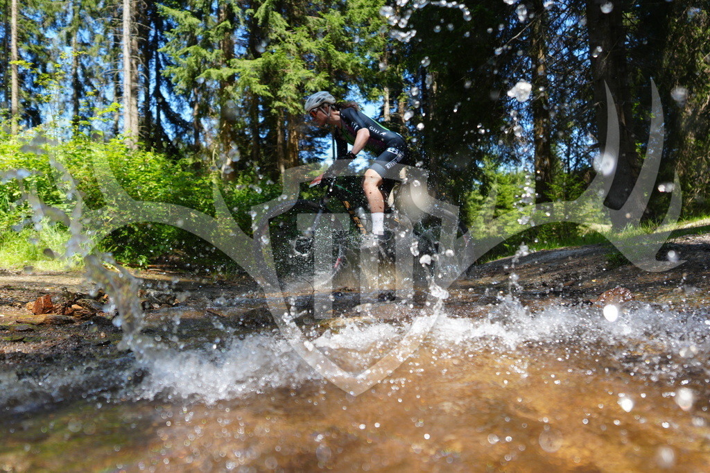 FC605203 | Fotogalerie der Treibjagd im Dunkelwald - Dein MTB Etappenrennen im Erzgebirge - Realisiert mit Pictrs.com