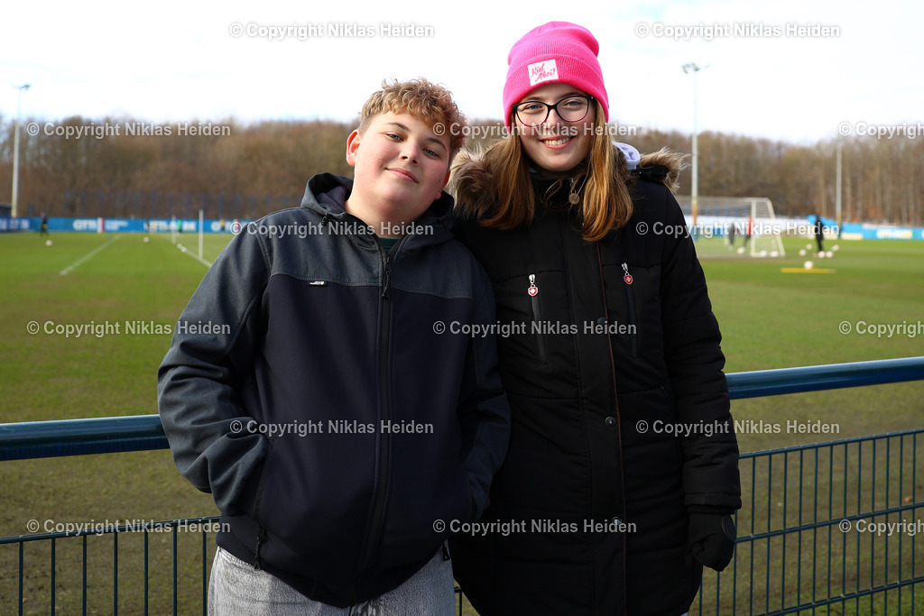 NH_HolsteinKiel_Training_18022026 | Holstein-Kiel-Fans nahmen an der Umfrage der Kieler Nachrichten teil.Fußball I Herren I Training I Saison 2025-2026 I Holstein Kiel I 18.02.2026 I Citti-Fußballpark