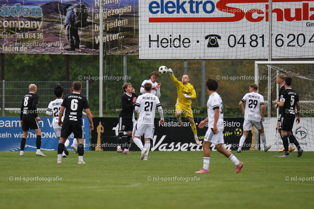Fußball I Herren I Saison 2025/2026 I Oberliga Schleswig-Holstein I 27. Spieltag I Heider SV - SV Preußen 09 Reinfeld | ml-sportfotografie - Realisiert mit Pictrs.com