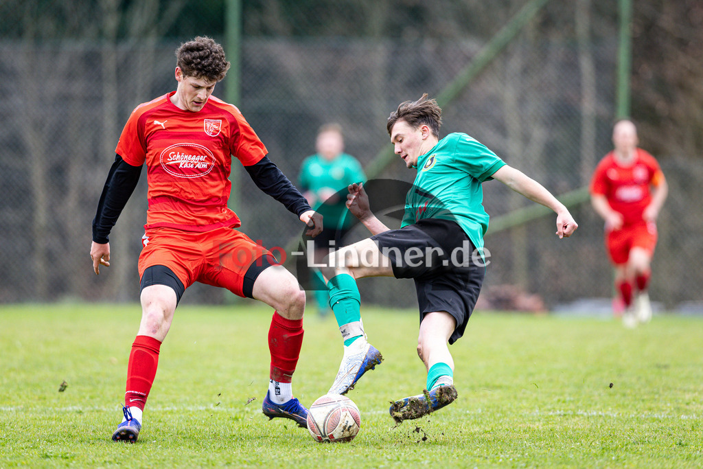 SV Wessobrunn-Haid gegen TSV Steingaden | Fußball A-Klasse Herren Oberbayern Zugspitze Gruppe 8 2024/25, SV Wessobrunn-Haid gegen TSV Steingaden, 20250330,Zweikampf,2025-03-30 in Wessobrunn (Sportplatz Wessobrunn), Maximilian ALLETSEE (TSV Steingaden 6), Stefan REßLER (SV Wessobrunn-Haid 4)Copyright: WolfgangxLindner www.foto-lindner.de