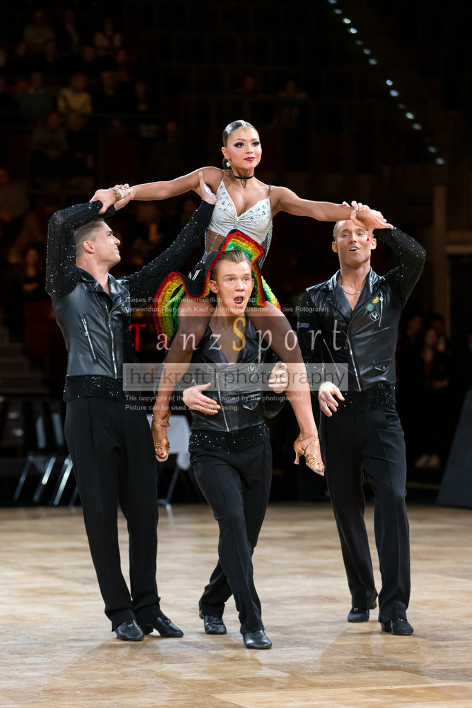 20241109_DM-Formationen_Vorrunde_0832 | Tanzsportbilder, Standardtanz, Lateintanz, WDSF, DTV, LTVB, dancecomp, goc, hessen tanzt, blaues band der spree, walzer, tango, wiener walzer, slowfox, quickstepp, samba, rumba, cha-cha-cha, paso doble. jive, hd-kroft photography, turniertanzsport