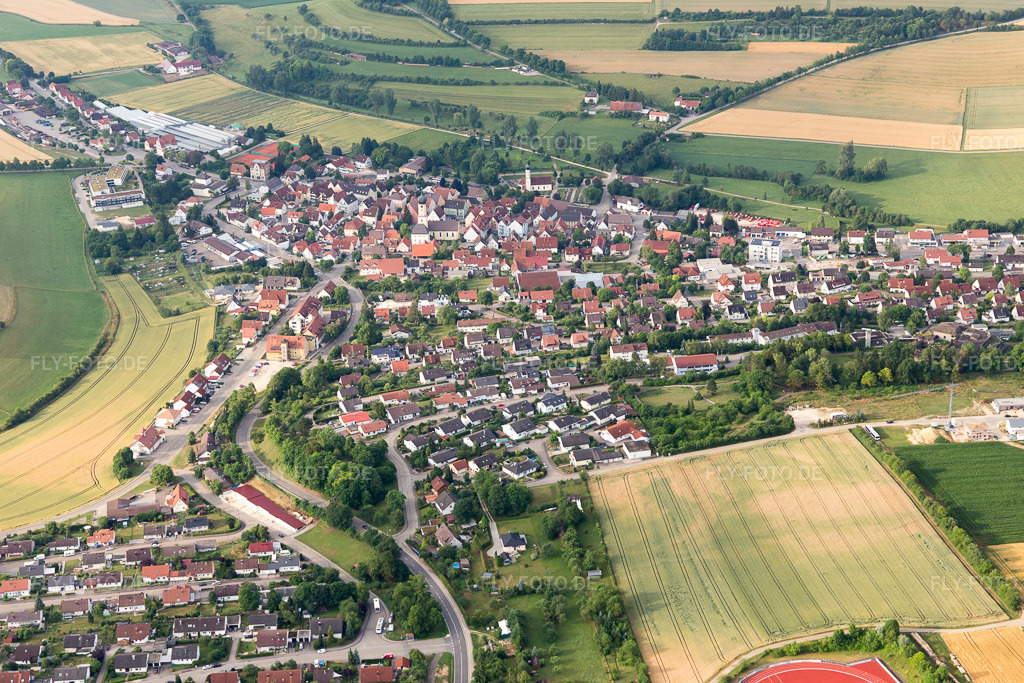 Luftbild: landwirtschaftlichen Feldern und Nutzflächen in Neresheim im Bundesland Baden-Württemberg in Deutschland. Foto: IMG_101610.jpg vom 08.07.2017 durch Werner Riehm/FLY-FOTO.de