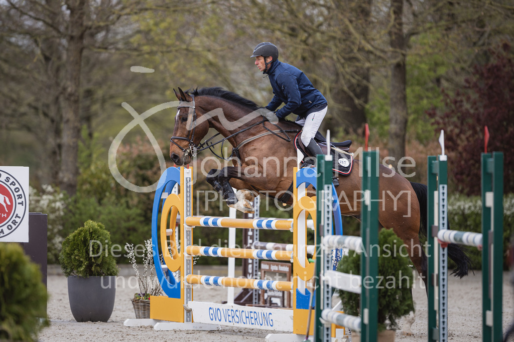 230426_HofSosath_M1-Spr-996 | Deine schönsten Turniermomente als professionelle Fotos! Entdecke hochwertige Pferdesport-Fotografie im Online-Shop. Jetzt Fotos finden & bestellen!