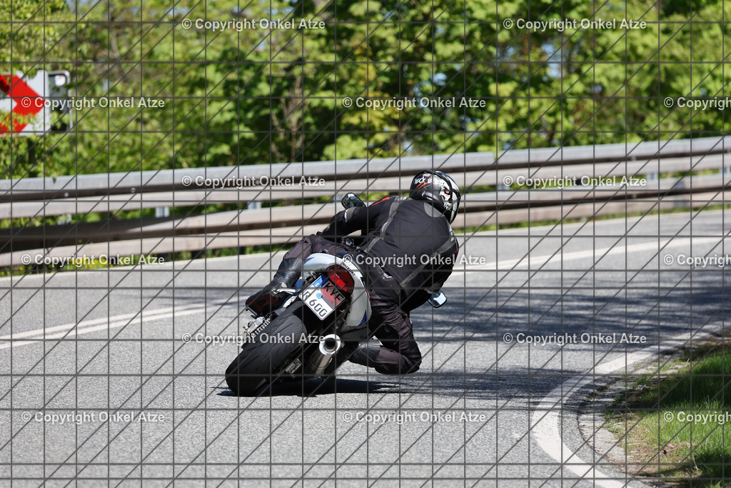 IMG_0220 | Fotograf am Kyffhäuser. Onkel Atze. Kyffhäuser Rennstrecke. Café36. Motorsportfotografie. - Realisiert mit Pictrs.com