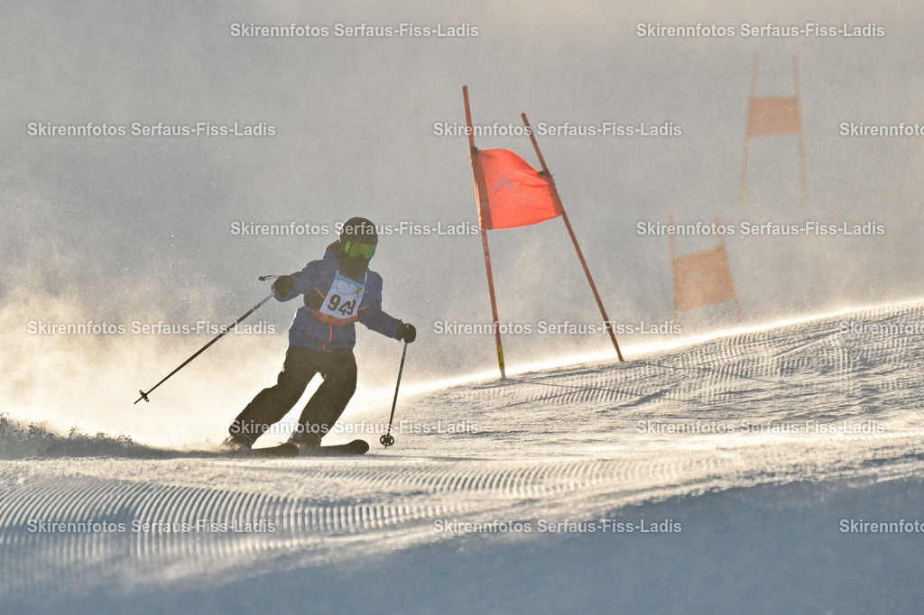 SRF_25.12.2025_0384 | Skirennfotos,Serfaus,Fiss,Ladis,Kinderskirennen,Winter,Tirol,Oberland,skirace,SFL,feelfree,weil wir's genießen,ski,Ski,skifahren,Sonnenplateau, - Realisiert mit Pictrs.com