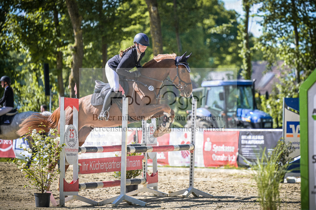 DOS_2775 | Entdecke hochwertige Reitturnierfotos von Foto Oger. Professionell, emotional und authentisch – jetzt Lieblingsmomente im Shop bestellen.Deutschlandweite Turnierfotografie. - Realisiert mit Pictrs.com