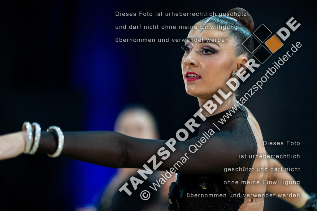 20240120-00375 | Hier finden Sie Tanz Bilder vom Latein und Standard Formationen tanzen. Sportbilder vom Tanzsport. Schöne Fotos und von Weltmeisterschaft, Europameisterschaft, Bundesliga, Regionalliga, Oberliga und Landesliga sowie von GOC Stuttgart, DanceComp, WM Bremen