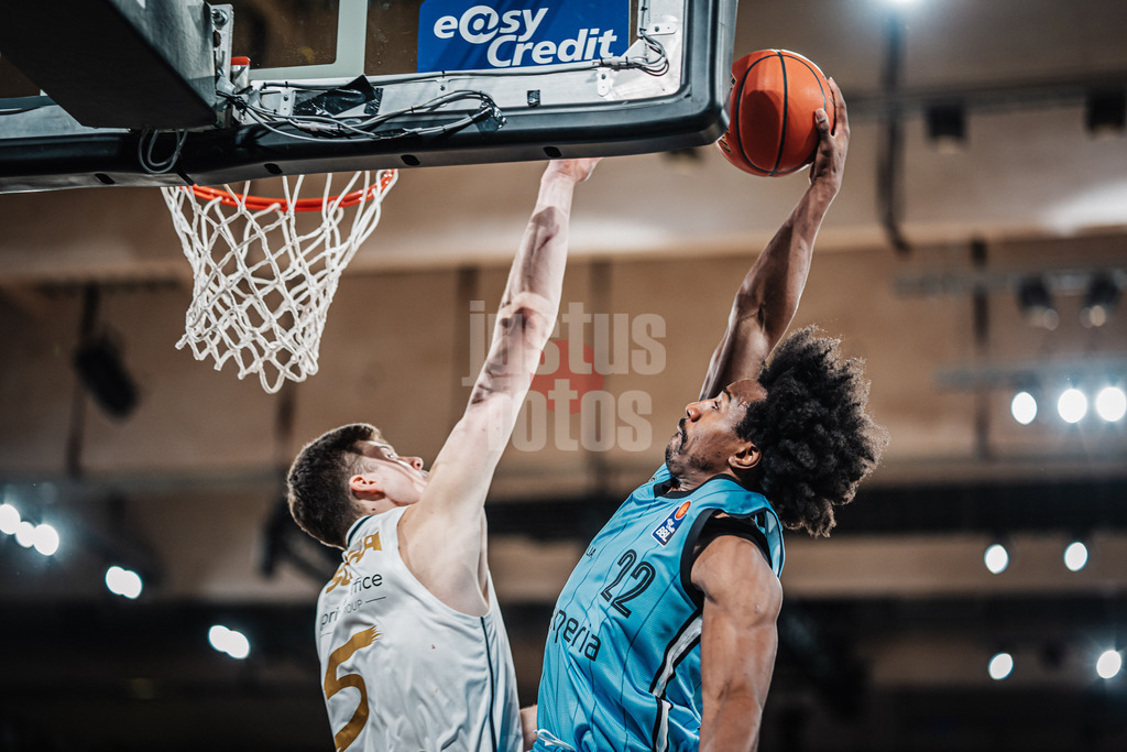 Basketball | Männer | Saison 2024/2025 | easyCredit Basketball Bundesliga | 14. Spieltag | Veolia Towers Hamburg vs. Basketball Löwen Braunschweig | 30.12.2024 | Jonathan Stove (#22, Veolia Towers Hamburg)