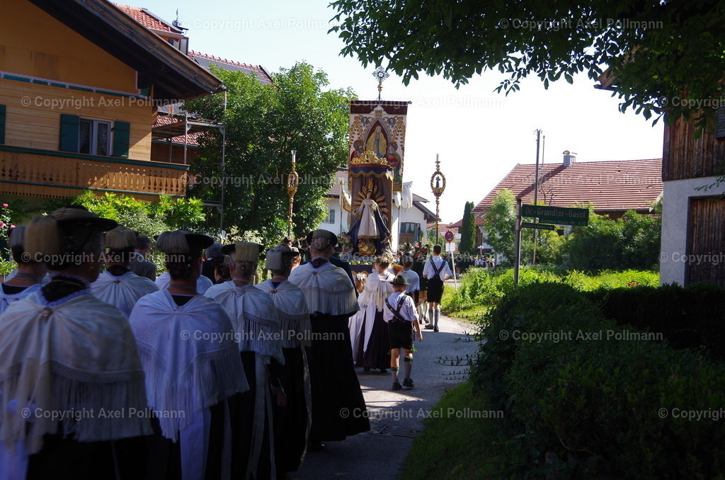 IMGP5361 | fotografiert von Axel PollmannLeonhardi Wallfahrt Benediktbeuern und Murnau, Fronleichnam, Fasching, Landschaft im Loisachtal und Benediktbeuern  - Realisiert mit Pictrs.com