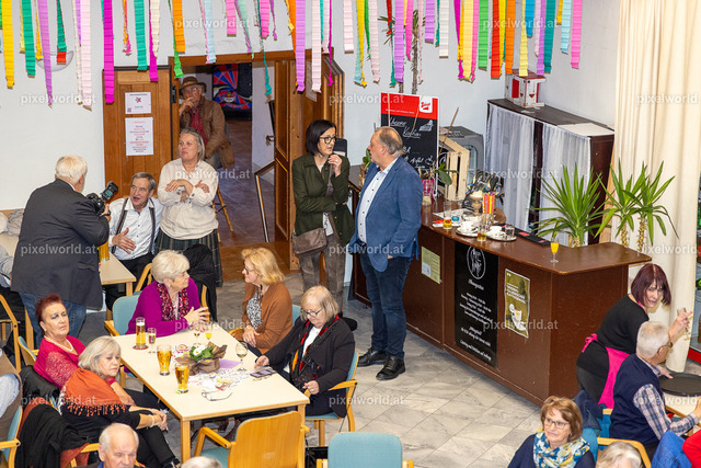 Ball der älteren Generation | Bildershop von pixelworld.at - Realisiert mit Pictrs.com