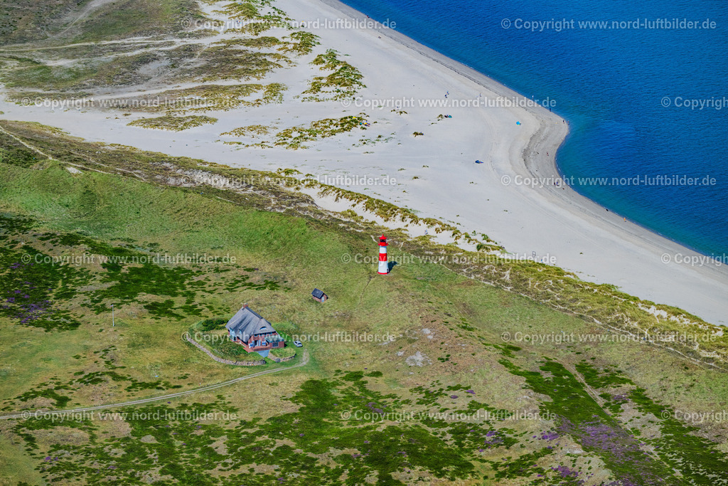 Sylt_List_Ellenbogen_Leuchtturm_Sylt_Ost_ELS_3782130825 | LIST 13.08.2025 Leuchtturm als historisches Seefahrtszeichen " List Ost " in List auf der Insel Sylt im Bundesland Schleswig-Holstein, Deutschland. // Lighthouse as a historic seafaring character " List Ost " in List at the island Sylt in the state Schleswig-Holstein, Germany. Foto: Martin Elsen