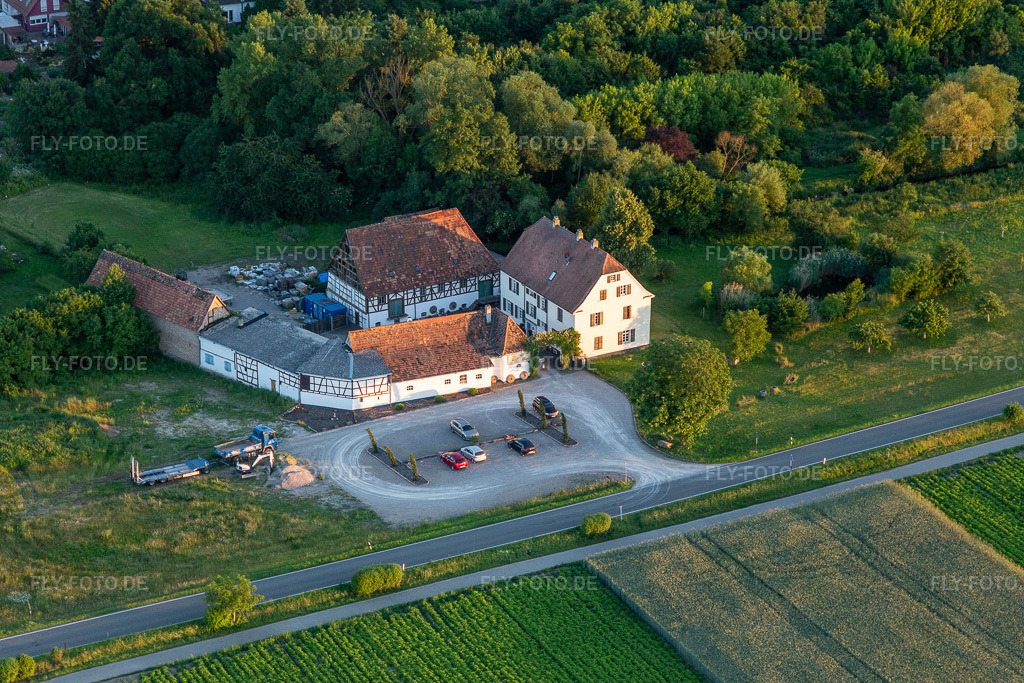 Luftbild: Gehrlein's Alte Mühle in Hatzenbühl im Bundesland Rheinland-Pfalz in Deutschland. Foto: IMG_115357.jpg vom 13.06.2019 durch Werner Riehm/FLY-FOTO.de
