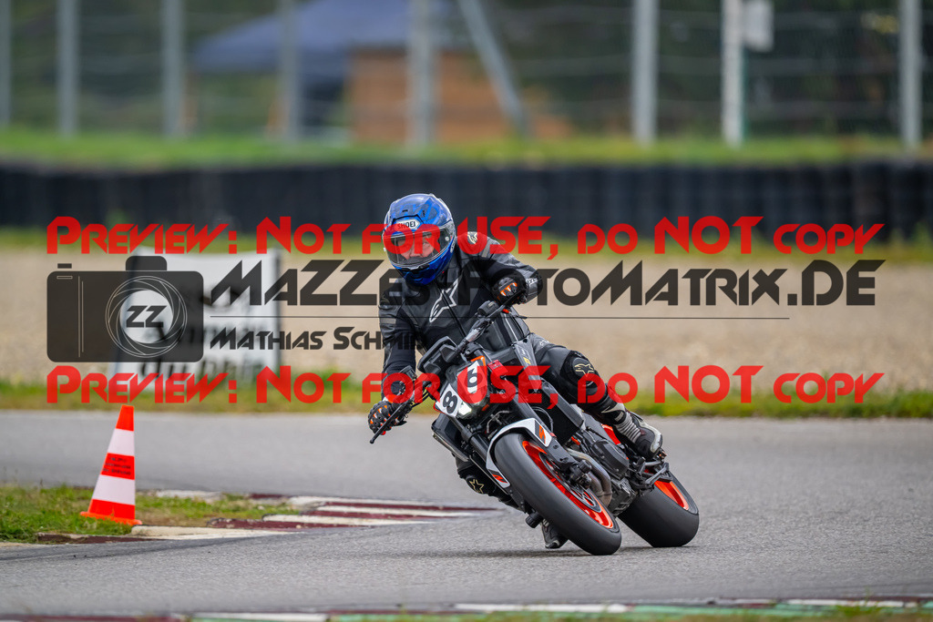 MaZZes-Fotomatrix-20260918-708450 | GELB
