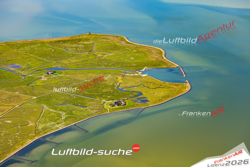 Das Luftbild der Stadt Langeneß wurde 2022 vom Flugzeug heraus erstellt (keine Drohnen-Aufnahmen) Aufnahmehöhe ca.450 Meter- hohe Bildauflösung und Druck-Qualität. Garantiert!