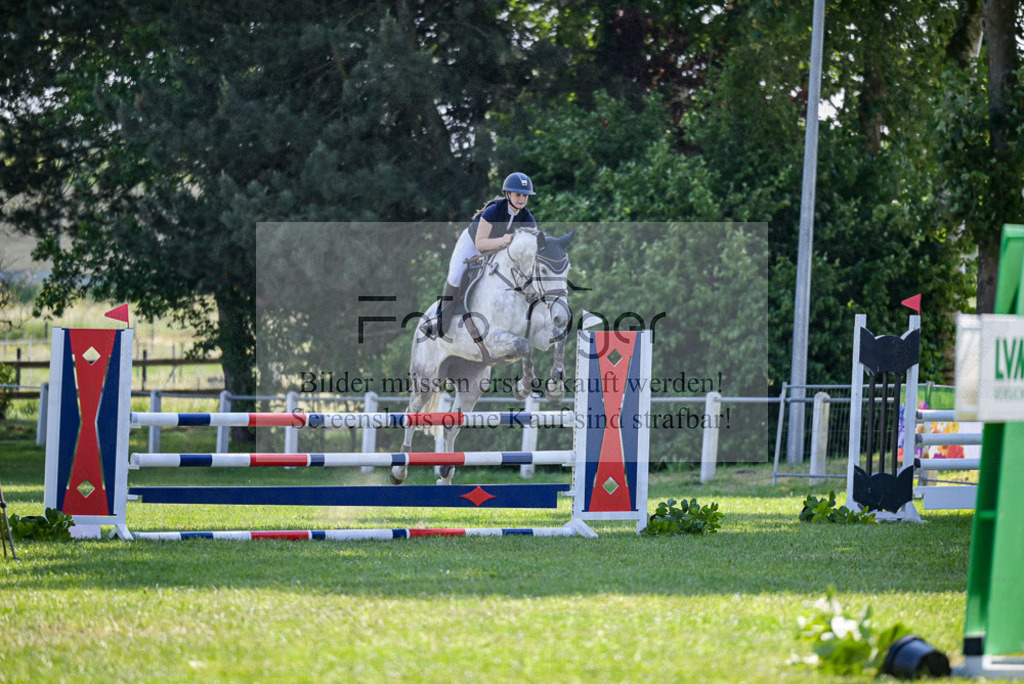 Reitturnier Voxtrup | Entdecke hochwertige Reitturnierfotos von Foto Oger. Professionell, emotional und authentisch – jetzt Lieblingsmomente im Shop bestellen.Deutschlandweite Turnierfotografie. - Realisiert mit Pictrs.com