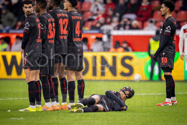 Bayer 04 Leverkusen vs. FC St. Pauli, 14.02.2026 | LEVERKUSEN, GERMANY - FEBRUARY 14:  Freekick for FC St. Pauli, Martin Terrier (Bayer 04 Leverkusen, 11) looking back, Arthur (Bayer 04 Leverkusen, 13) is in the grass during the Bundesliga match (gameday 22)  between Bayer 04 Leverkusen vs. FC St. Pauli at BayArena on February 14, 2026 in Leverkusen, Germany. (Photo by Axel Kohring/Beautiful Sports Int.)DFL REGULATIONS PROHIBIT ANY USE OF PHOTOGRAPHS AS IMAGE SEQUENCES AND/OR QUASI-VIDEO.