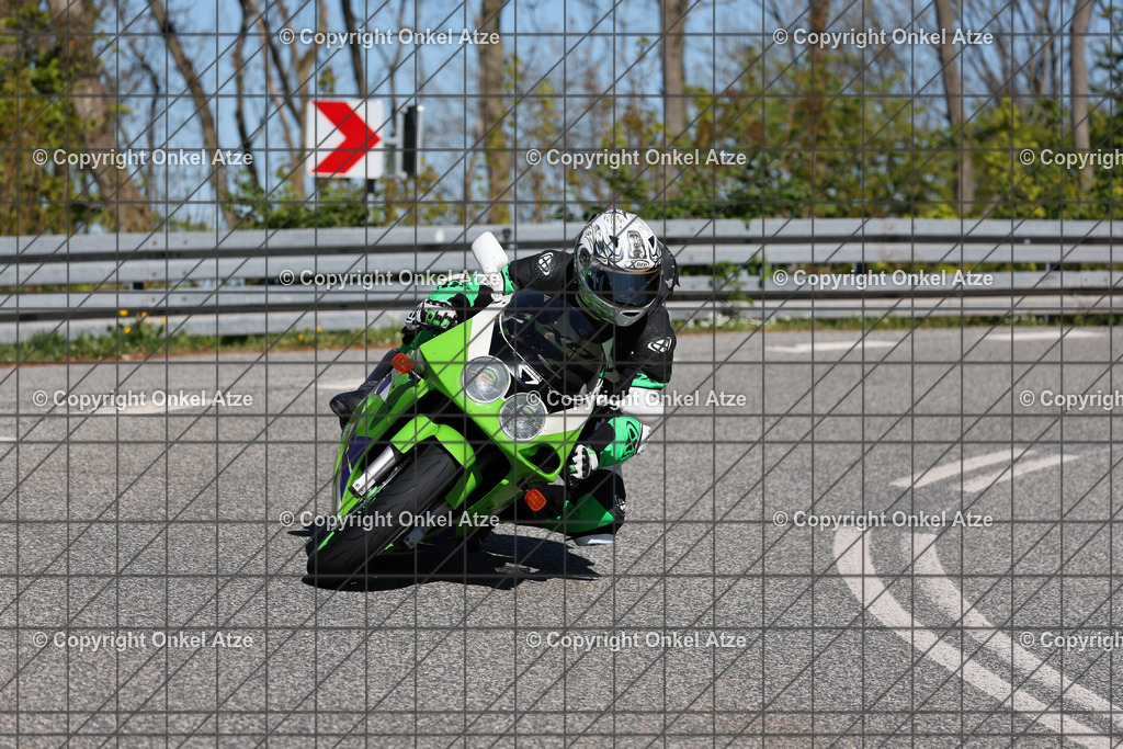 IMG_8869 | Fotograf am Kyffhäuser. Onkel Atze. Kyffhäuser Rennstrecke. Café36. Motorsportfotografie. - Realisiert mit Pictrs.com
