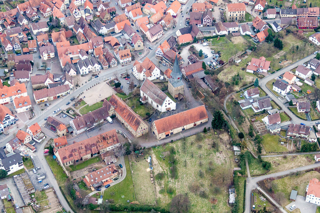 Luftbild: Rathauses der Stadtverwaltung und Hexenturm in Oberderdingen im Bundesland Baden-Württemberg in Deutschland. Foto: IMG_38251.jpg vom 12.03.2011 durch Werner Riehm/FLY-FOTO.de