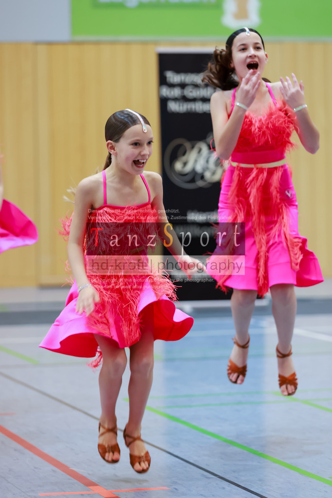 20260307_Solo-Forma_BL2_Nbg09761 | Tanzsportbilder, Standardtanz, Lateintanz, WDSF, DTV, LTVB, dancecomp, goc, hessen tanzt, blaues band der spree, walzer, tango, wiener walzer, slowfox, quickstepp, samba, rumba, cha-cha-cha, paso doble. jive, hd-kroft photography, turniertanzsport