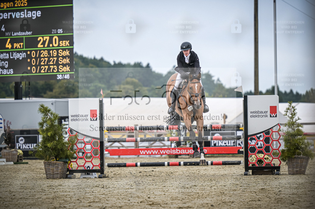 DOS_2413 | Entdecke hochwertige Reitturnierfotos von Foto Oger. Professionell, emotional und authentisch – jetzt Lieblingsmomente im Shop bestellen. - Realisiert mit Pictrs.com