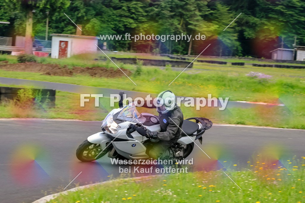 VBK-7010 | Hier findet Ihr Bilder von Touristenfahrten auf der Nürburgring Nordschleife oder von anderen Veranstaltungen die ich besucht habe. Viel Spass beim Durch Schauen 
