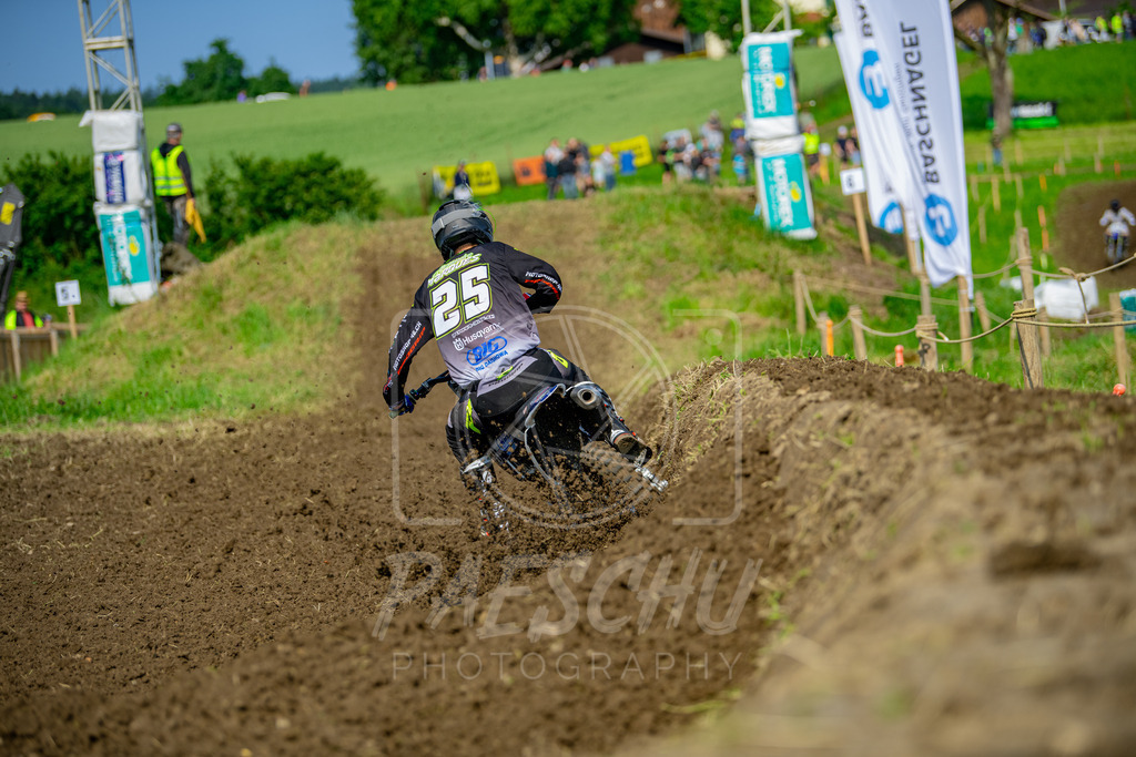 MX 2 (146) | Paeschuphoto Shop - Wer nicht sucht der auch nicht findet.Ob Motocrossbilder oder von einem besuchtem Spiel, Hauptsache Action. - Realisiert mit Pictrs.com