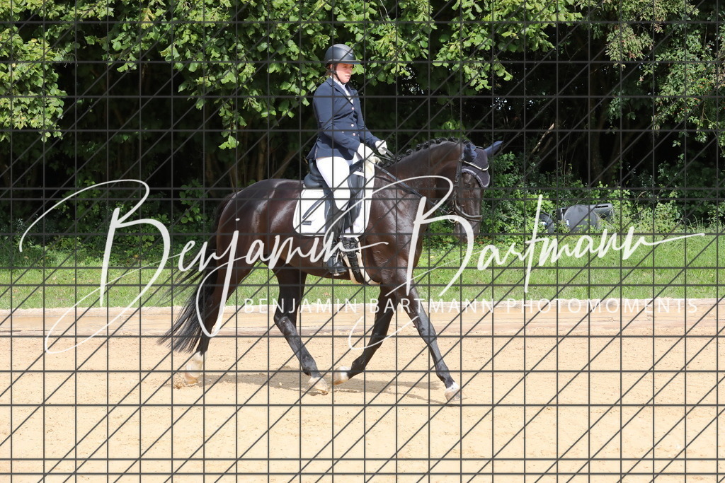 AZ2A2106 | Benjamin Bartmann Photomoments