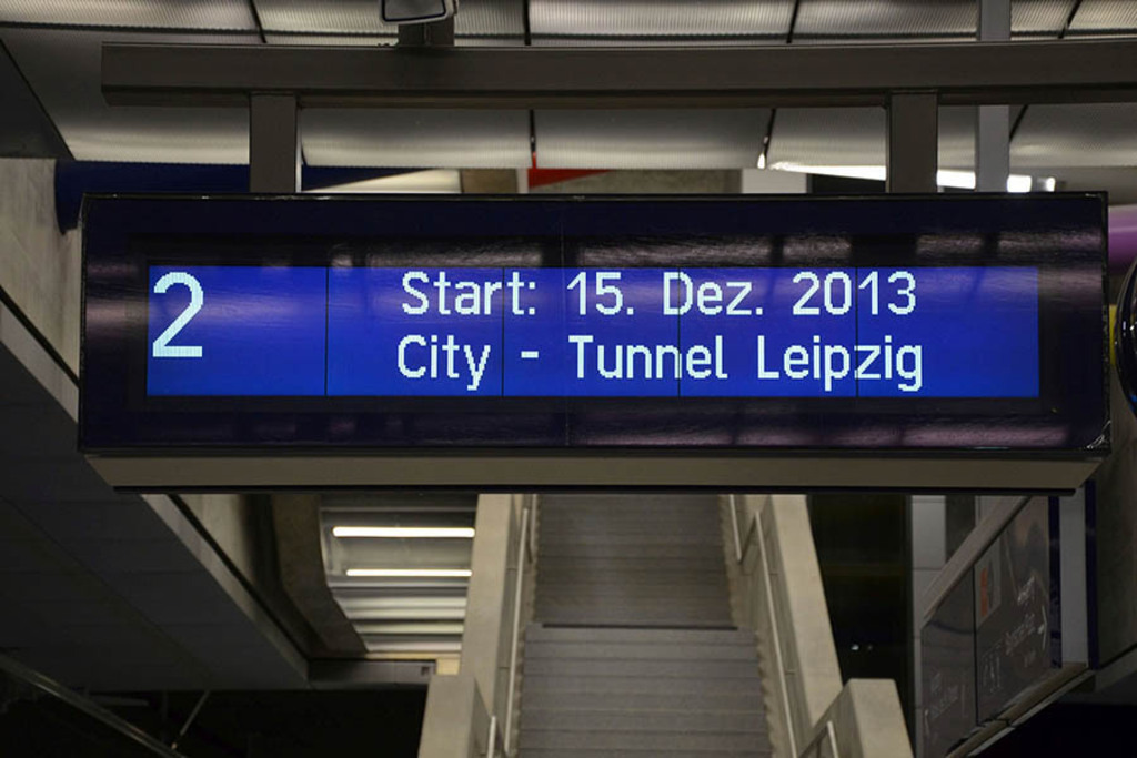 City-Tunnel Leipzig - Eröffnung 14.12.2013 | Das Team hinter BILDLEXIKON LEIPZIG bündelt historische wie aktuelle Informationen über die Stadt Leipzig in Text und Bild auf einer Plattform und stellt diese der interessierten Öffentlichkeit zur Verfügung.