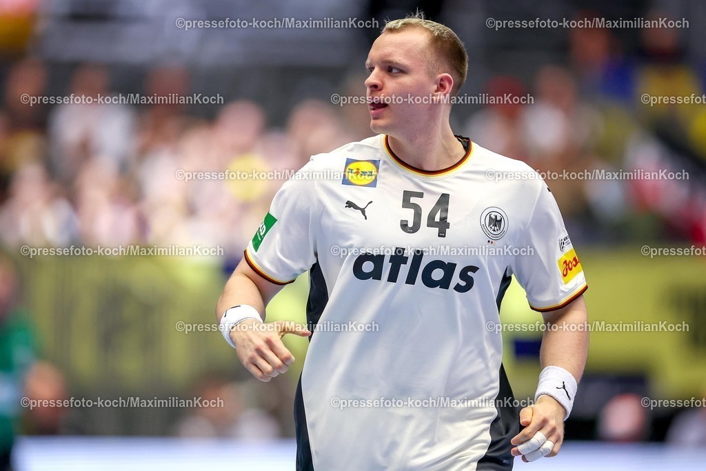 EHF15012602146 | 15.01.2026, Handball, Men's EHF EURO 2026, Deutschland - Österreich, Jyske Bank Boxen in Herning, Dänemark, Preliminary Round:  Justus Fischer (Germany #54) 