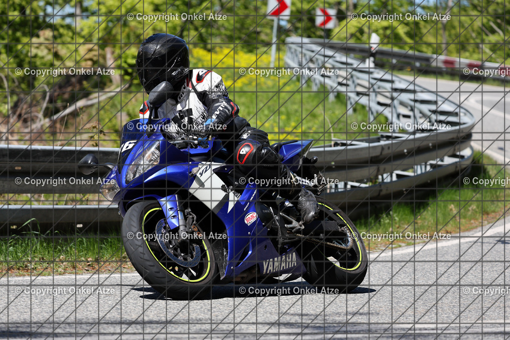 IMG_9545 | Fotograf am Kyffhäuser. Onkel Atze. Kyffhäuser Rennstrecke. Café36. Motorsportfotografie. - Realisiert mit Pictrs.com