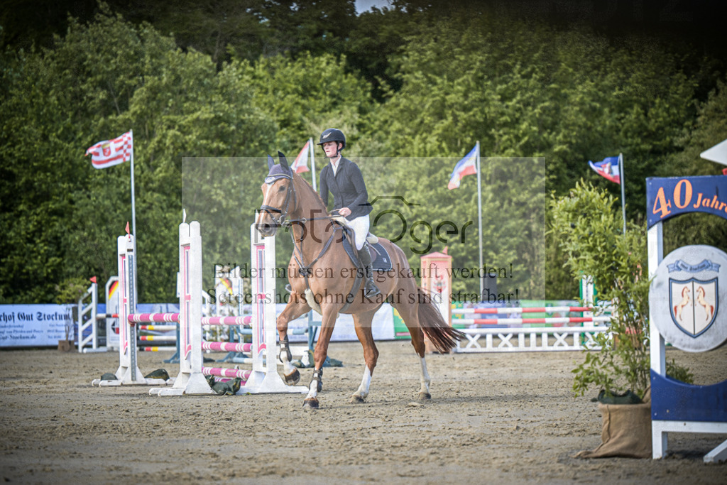 DOS_8649 | Entdecke hochwertige Reitturnierfotos von Foto Oger. Professionell, emotional und authentisch – jetzt Lieblingsmomente im Shop bestellen.Deutschlandweite Turnierfotografie. - Realisiert mit Pictrs.com