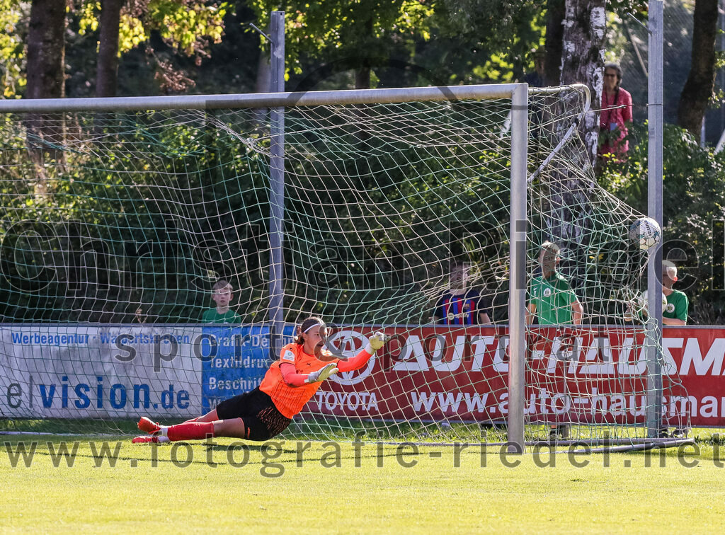 2023-09-16_092_FC_Forstern_gegen_VfL_Sindelfingen_Ladies_I | Forstern, Deutschland, 16.09.2023:
Fußball, B-Juniorinnen-Bundesliga Süd 2023 / 2024, 2. Spieltag, FC Forstern gegen VfL Sindelfingen Ladies I, Endergebnis: 4:1

Torfrau Rosanna Schmauder (VfL Sindelfingen Ladies I, #1)

Foto: Christian Riedel / fotografie-riedel.net