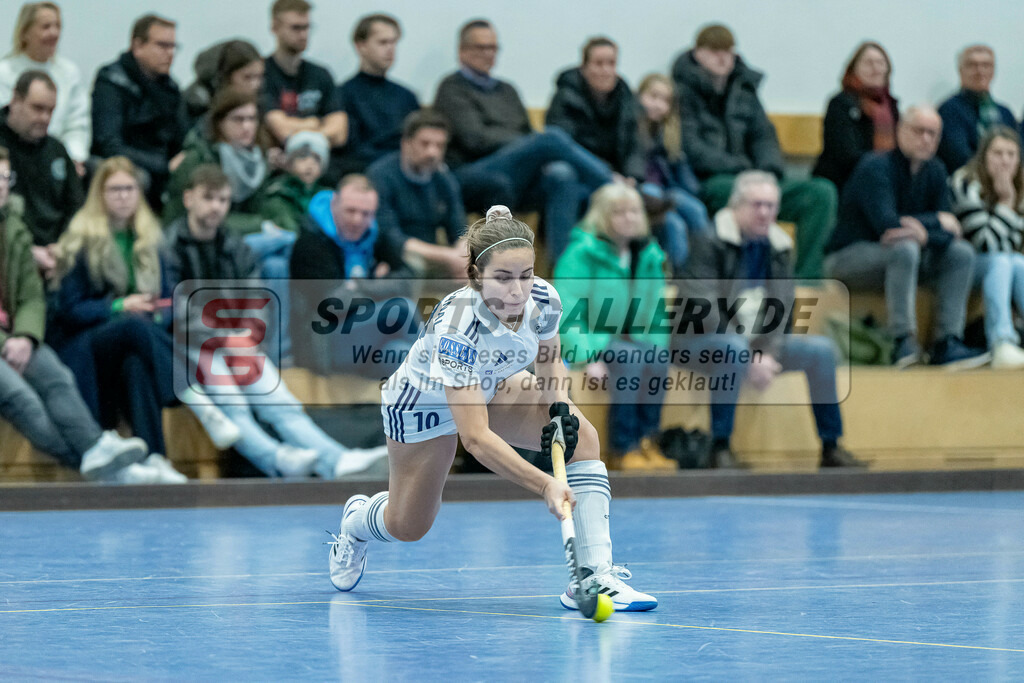 HK_20240113_107906 | 1. Bundesliga Damen Düsseldorfer HC - Club Raffelberg am 13.1.2024 DHC Halle, Düsseldorf , Clara Ycart ( Düsseldorfer HC #10 )