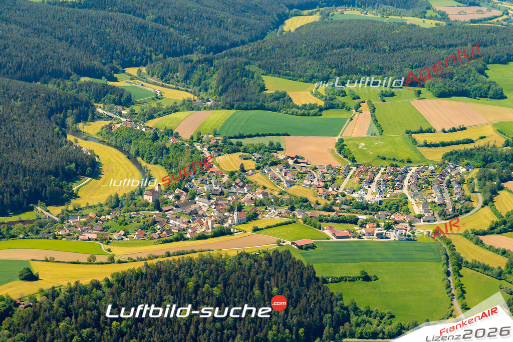 Das Luftbild zeigt :  Trausnitz - Die Luftaufnahme wurde 2024 vom UL-Flugzeug aus erstellt ( keine Drohne ) - Hochauflösende Luftaufnahme - Für grossformatige Ausdrucke geeignet. Die Geschenkidee !Mit Lizenz und Bildrechte bestellbar