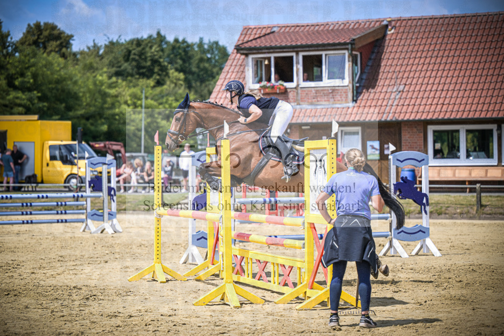 DOS_2512 | Entdecke hochwertige Reitturnierfotos von Foto Oger. Professionell, emotional und authentisch – jetzt Lieblingsmomente im Shop bestellen.Deutschlandweite Turnierfotografie. - Realisiert mit Pictrs.com