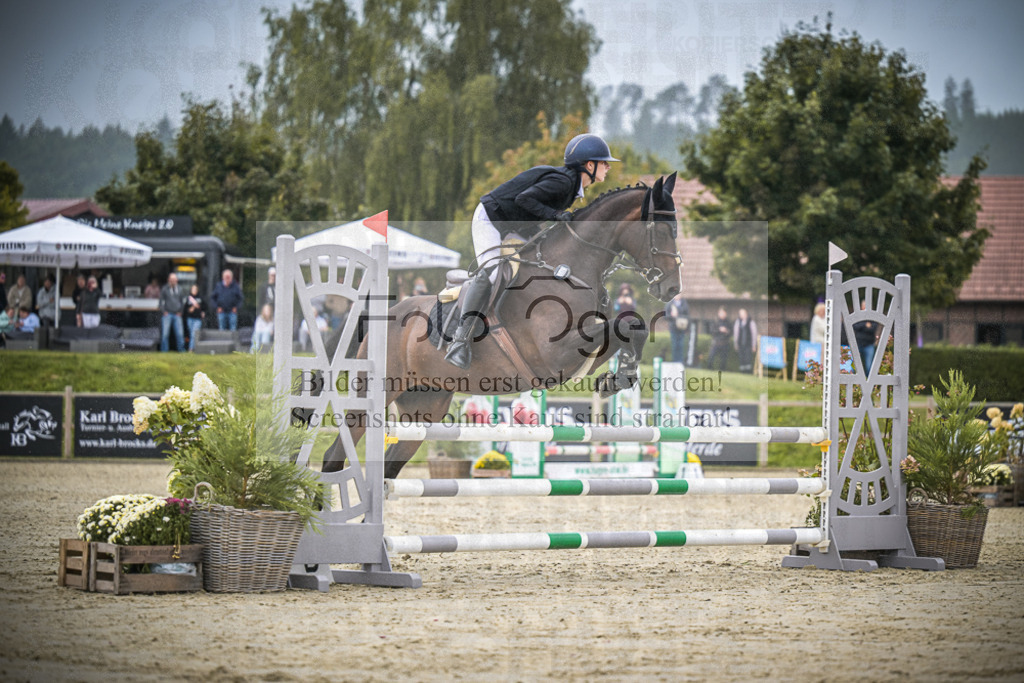 DOS_0009 | Entdecke hochwertige Reitturnierfotos von Foto Oger. Professionell, emotional und authentisch – jetzt Lieblingsmomente im Shop bestellen.Deutschlandweite Turnierfotografie. - Realisiert mit Pictrs.com