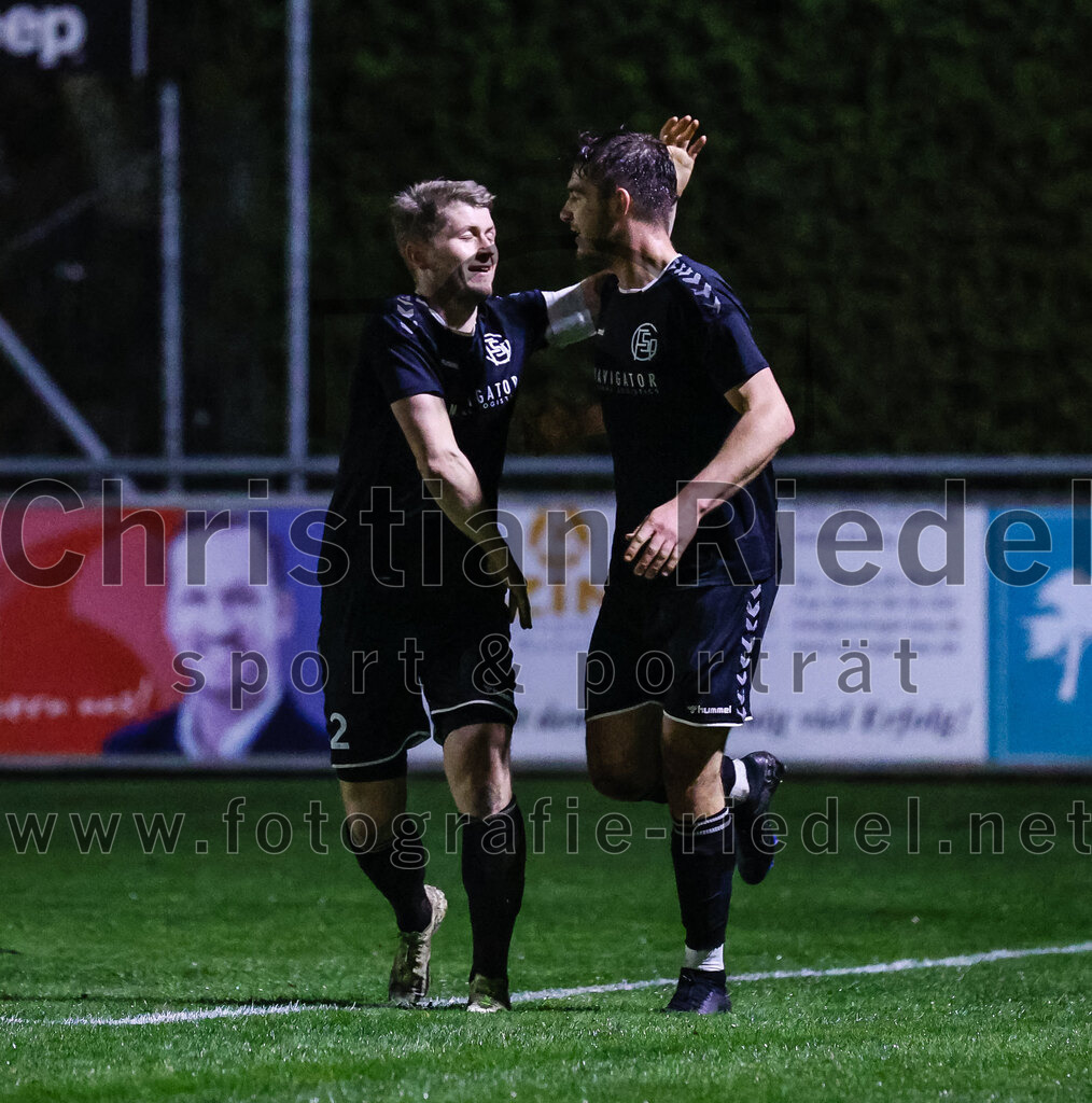 2024-03-15_098_FC_Schwaig_gegen_1_FC_Garmisch-Partenkirchen | Oberding, Deutschland, 15.03.2024:
Fußball, Landesliga Südost 2023 / 2024, 25. Spieltag, FC Schwaig gegen 1. FC Garmisch-Partenkirchen, Endergebnis: 4:0

Jubel nach dem 2:0 durch Raffael Ascher (FC Schwaig, #9), Tobias Jell (FC Schwaig, #2)

Foto: Christian Riedel / fotografie-riedel.net